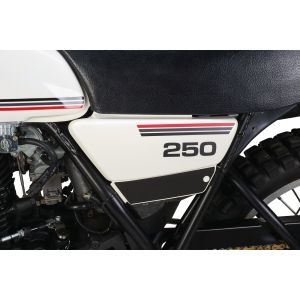 Replica Side Cover Set Left and Right 1 pair, ABS cream white (paintable), true to detail replica, needs rubbers 4x 27729, 1x 27143